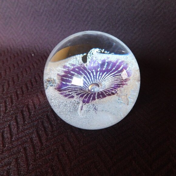 Caithness Scotland Petunias paperweight mint condition - Picture 1 of 11